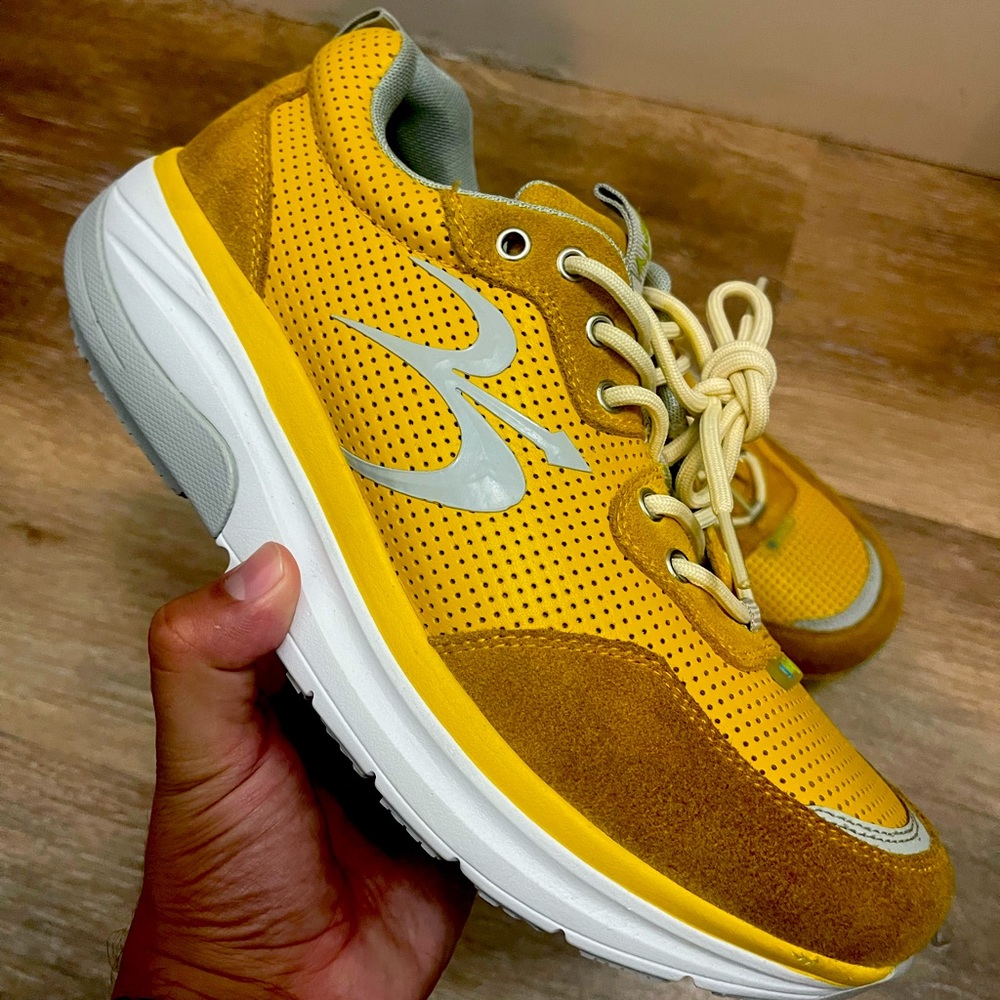 Gravity Defyer Men's GDEFY Shaxon Athletic Shoes yellow